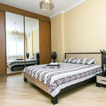 Apartment On Khreshchatyk Kiev Exterior foto