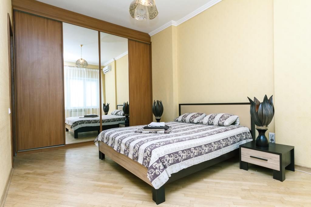 Apartment On Khreshchatyk Kiev Exterior foto